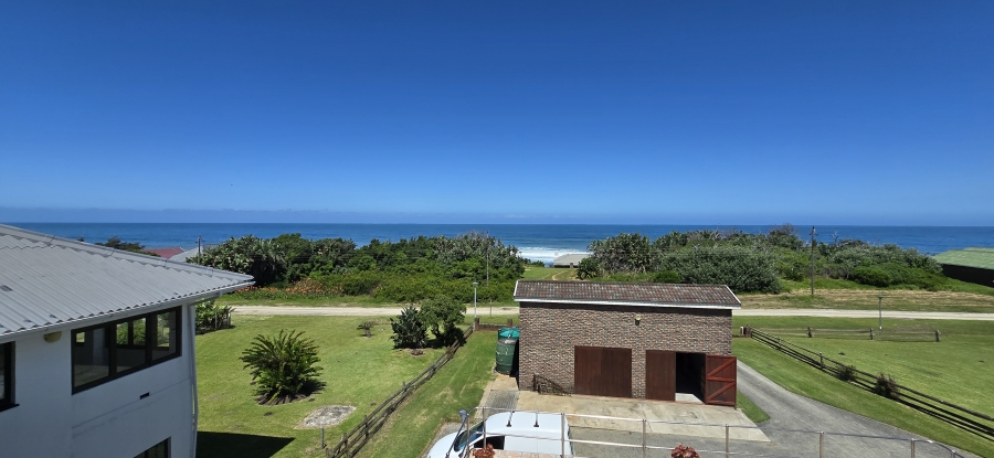 4 Bedroom Property for Sale in Marshstrand Eastern Cape